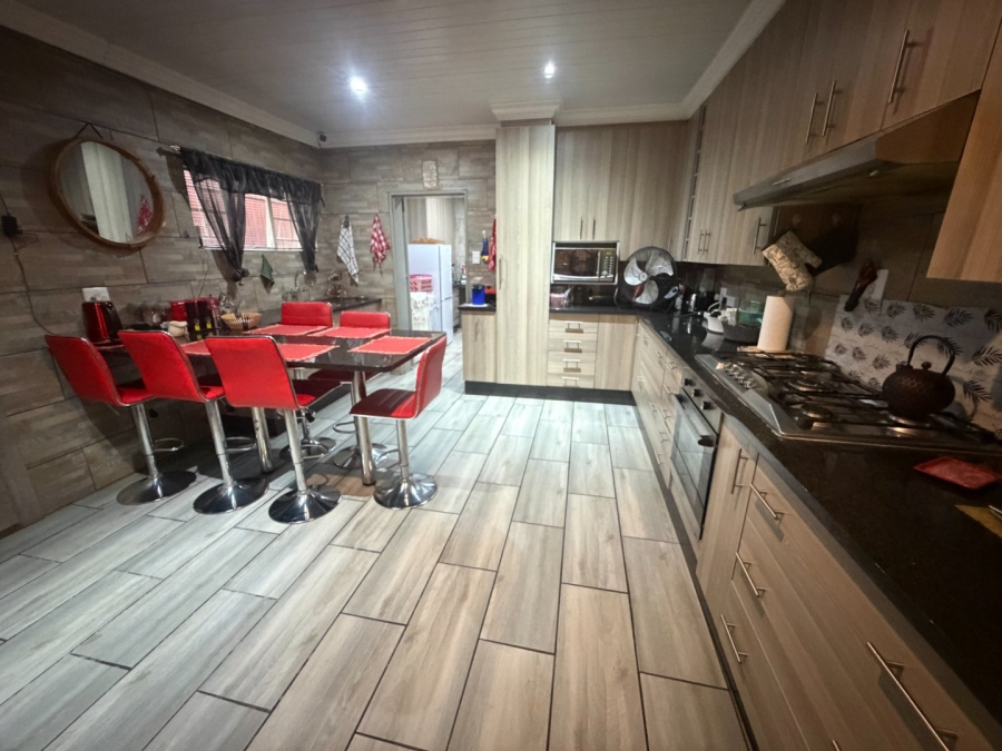 4 Bedroom Property for Sale in Roodia Free State